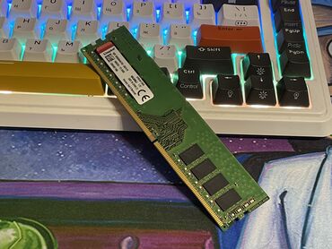 Оперативная память (RAM): Оперативная память, Б/у, 8 ГБ, DDR4, Для ПК