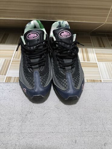 спирулина бишкек цена: Мужские кроссовки, 37, Nike, Б/у, Самовывоз