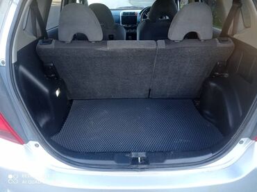 Honda: Honda Fit: 2002 г., 1.3 л, Вариатор, Бензин, Хэтчбэк — 4