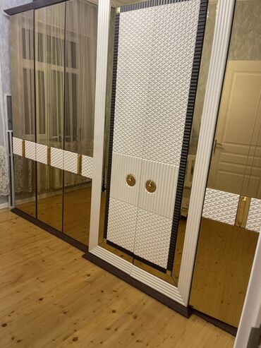 Divan və masa dəstləri: İşlənmiş, Künc divan, Qonaq otağı üçün, Açılmayan — 11