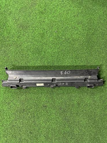 bmw e30: Накладка/крышка радиатора BMW E60 - Оригинальная пластиковая верхняя — 1