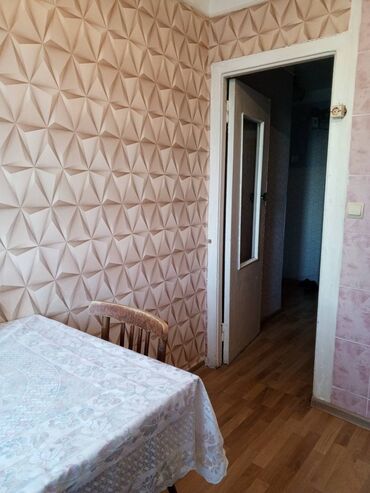 Uzunmüddətli kirayə mənzillər: Salam. Qara Qarayevlə Neftçilər metrosunun arasında qanuni 2 otaqlı — 9