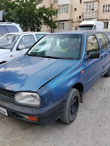 салон авто: Volkswagen Golf: 1995 г., 1.4 л, Механика, Бензин, Хэтчбэк — 2