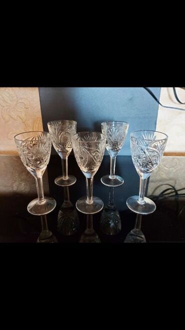 Digər dəstlər və servizlər: Şüşə və kristal qab-qacaq dəsti - 1 ədəd iri dekorativ şüşə vaza — 2