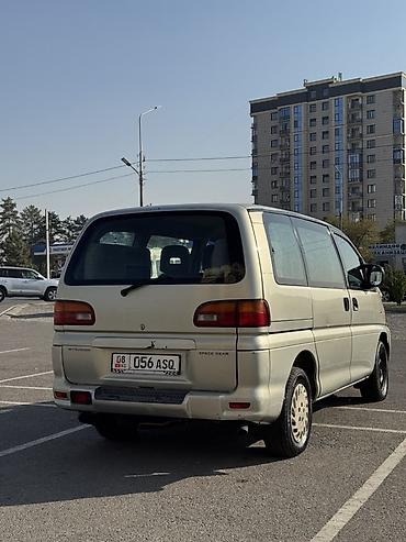 мини трактора: Mitsubishi Space Gear: 1997 г., 2 л, Механика, Бензин, Минивэн — 4