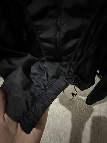 Ветровки: Покупала за 150$ У нас кыргызстане нет таких моделей Носка 1-2 раза at lalafo.kg — 4 Ветровки: Покупала за 150$ У нас кыргызстане нет таких моделей Носка 1-2 раза — 4