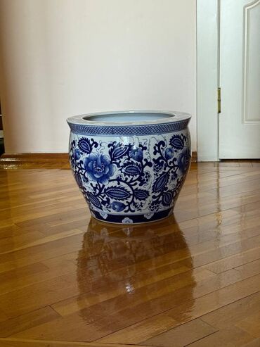 devit 3 ampul qiymeti: Göy-ağ güllü dekorativ vaza