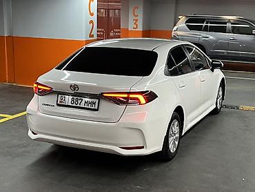 Toyota: Toyota Corolla: 2020 г., 1.8 л, Вариатор, Бензин, Седан — 4