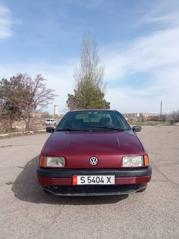 я ищу пасат: Volkswagen Passat: 1992 г., 1.8 л, Механика, Бензин, Седан