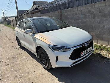 320: BYD E2: 2022 г., 7 л, Робот, Электромобиль, Хэтчбэк — 1