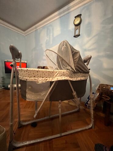 Nənnilər: Elektrikli beşik/ayaqlı körpə beşiyi - Sallaq konstruksiyalı möhkəm — 5