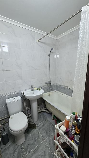 aziz: 2 комнаты, 49 м², 9 мкр 104 серия, 4 этаж, Евроремонт — 8