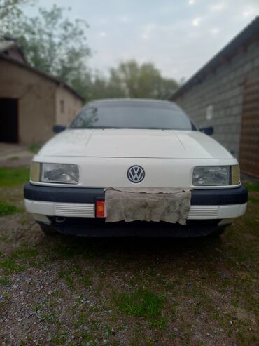 lexus продаю: Volkswagen : 1992 г., 1.8 л, Механика, Бензин, Седан
