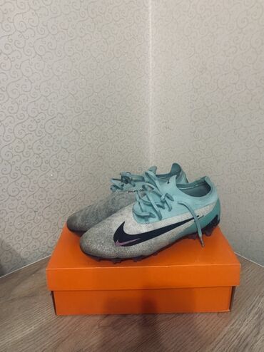 бутсы фантом gx: Футбольные бутсы Nike Phantom GX 41-42 размера, выполненные в