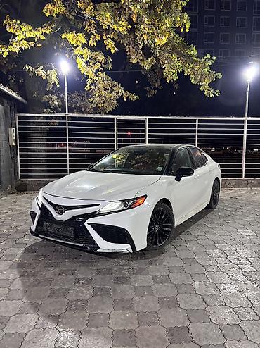 Toyota Camry: 2021 г., 2.5 л, Автомат, Бензин, Седан