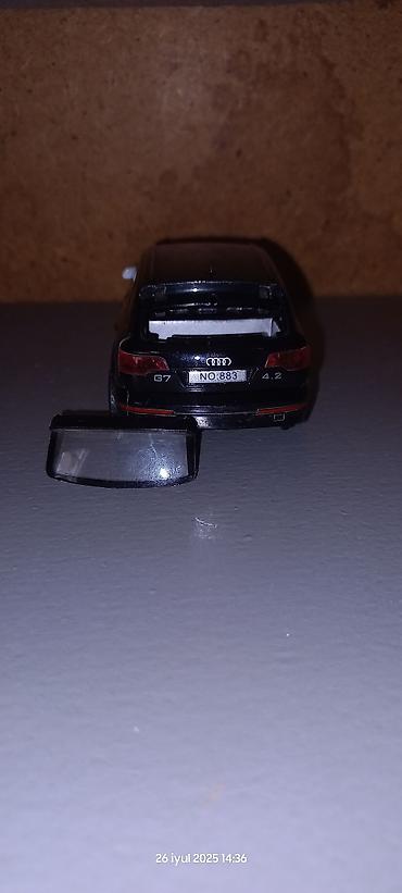 q7: Audi, 2005 il, Dəmir, Ünvandan götürmə — 4