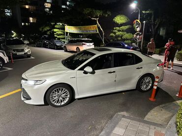 Toyota: Toyota Camry: 2019 г., 2.5 л, Автомат, Гибрид, Седан