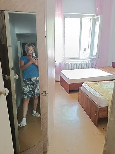комнаты снять: Комната с меблировкой - Светлая комната с большими окнами и розовыми — 1