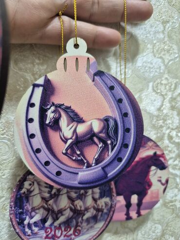 Yeni il oyuncaqları və bəzəkləri: Yeni il üçün əl işi bəzəklər və qapı asmaları - Temalar: at — 4