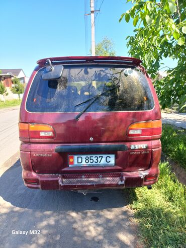 газ 66 53: Mitsubishi Space Gear: 1997 г., 2 л, Механика, Бензин, Вэн/Минивэн
