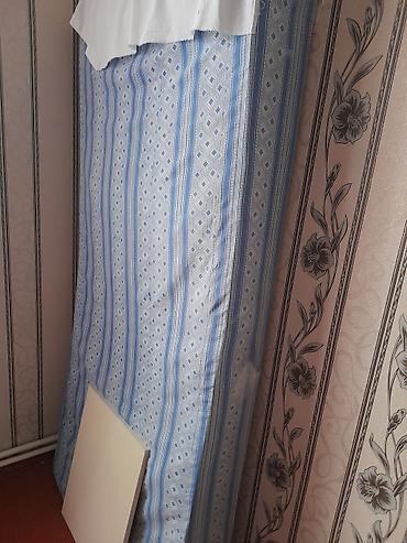 sadə matras: Mavi və ağ rənglərdə, zolaqlı və romb formalı naxışlarla bəzədilmiş — 3