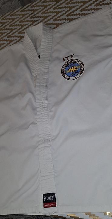 sobalı kamp çadırı: Taekwon-do kimanosu satılır.Seliqeli geyinib,yeni kimidir. Ölçü: 160 — 3