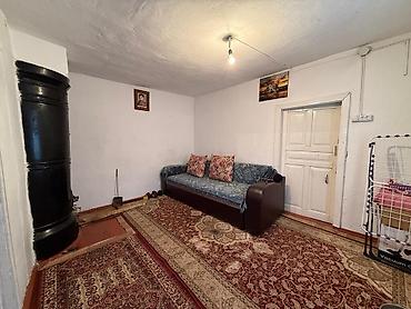 Продажа коттеджей и домов: Үй сатылат • Жер аянты: 9 сотых • Үй 3 бөлмөлүү • Сырты жана полу — 9