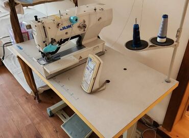 швейная машина juki: Продам петельную (глазковые петли, не делает) швейную машину JUKI
