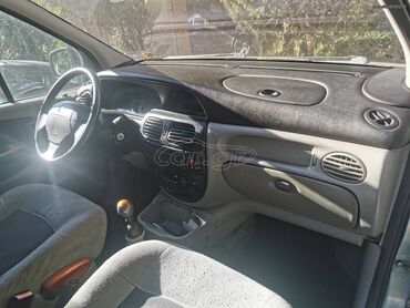 Μεταχειρισμένα Αυτοκίνητα: Renault Scenic: 2 l. | 2002 έ. | 145000 km. SUV/4x4