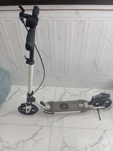 Əlcəklər: Scooter heç bir problemi yoxdur,elə 1 il olmayıb almışam.Velosipedim