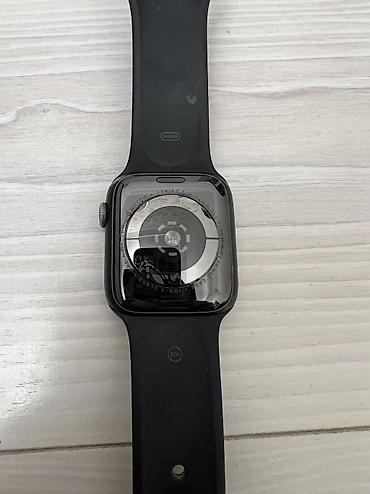 day date: Apple Watch 5 44mm Продаю часы, носились в чехле. Без сколов и — 4