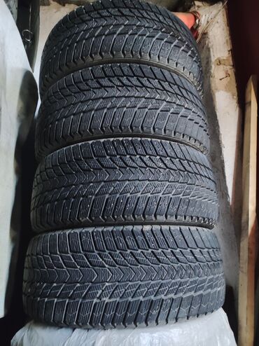 Шины: Шины 245 / 45 / R 18, Зима, Б/у, Комплект, Легковые, Корея, Roadstone