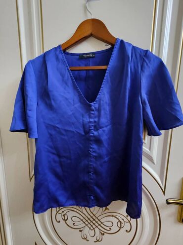 Köynək və bluzalar: Herbiri 5 AZN, YENIDIR -da lalafo.az — 14 Köynək və bluzalar: Herbiri 5 AZN, YENIDIR — 14