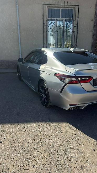 диф: Toyota Camry: 2022 г., 2.5 л, Автомат, Гибрид, Седан — 2