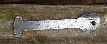 Ostali antikviteti: Stara saračka alatka. Stara saračka alatka. Ručni rad. Teška, masivna — 8