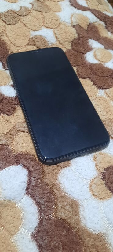 IPhone 11, Б/у, 128 ГБ, Черный, Защитное стекло, Чехол, 79 %