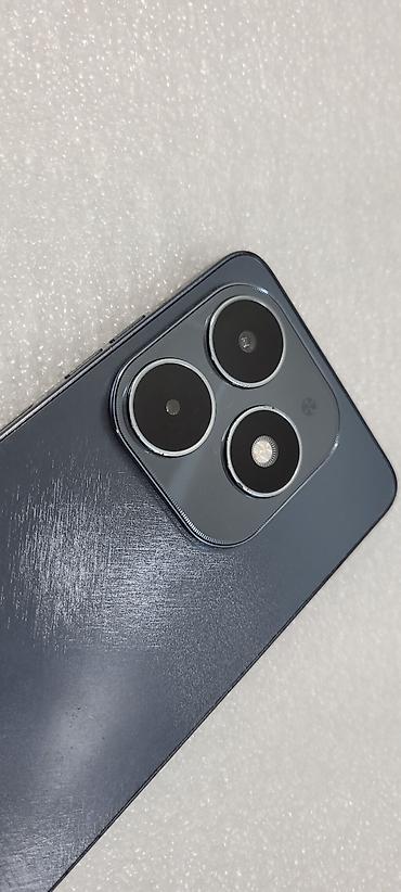 Tecno: Tecno Spark 20, Б/у, 256 ГБ, цвет - Серый, 2 SIM — 1