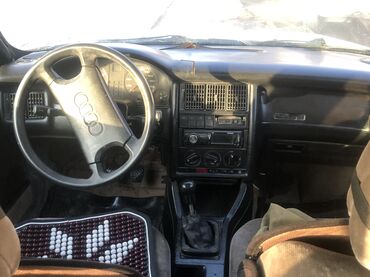 Audi: Audi 80: 1990 г., 1.8 л, Механика, Бензин, Седан — 4