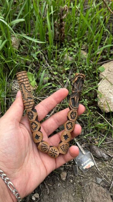 Təsbehlər: Təsbehlər hazər əldə var.
Çeşid çoxdu.
Çatdırılma edilir.
Əl işləridi — 3