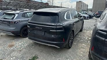 byd e6: Zeekr 8X: 2 л | 2026 г. Внедорожник — 3