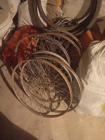 Другие детали кузова: Все на фото продам! Колесо Жигули! фортачки Москвич! 7штук Акум — 6