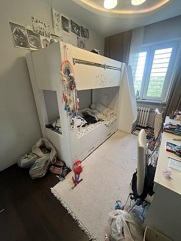 даухярусная кровать: Двухъярусная детская кровать с лестницей-комодом и нижними выдвижными — 2