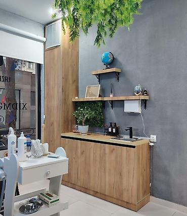 mini tablolar: Mini metbex-dolab(ofis-salon ucun)qiymet 250 man.olcu 2.40. unvan — 1