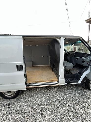 Ford: Ford Transit yük Xüsusiyyətlər: - Kuzov: qısa baza, aşağı tavanlı, 3 — 9