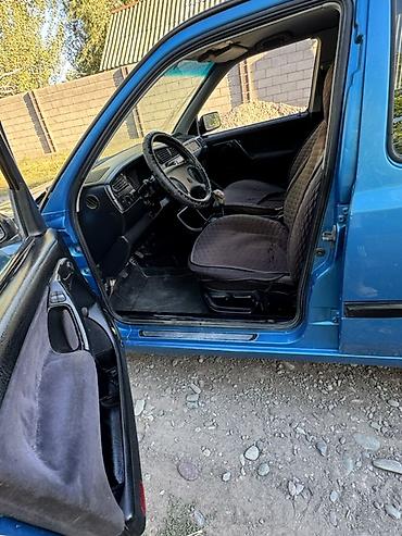 авто до 6000 долларов: Volkswagen Vento: 1993 г., 2 л, Механика, Бензин, Седан — 5