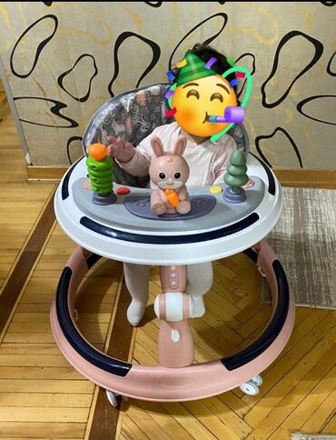 uşağ arabaları: Uşaq gəzdiricisi (walker) - Rəng: açıq çəhrayı/boz ağ tonlarda -