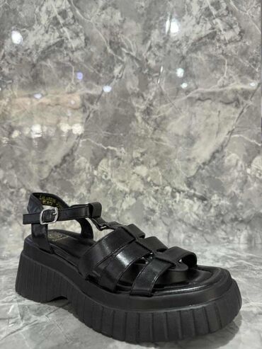 Sandale: Sandale, Aldo — 1