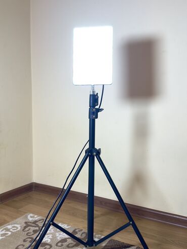 Освещение: Продается новый видеосвет(лампа) для съемок и фотографий