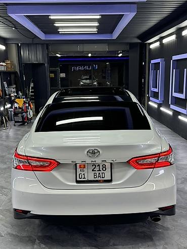на лобовое: Toyota Camry: 2018 г., 2.5 л, Автомат, Бензин, Седан — 7