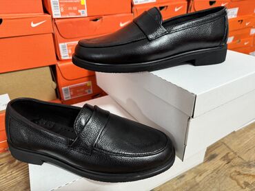 ленинское: Кожные обувь ручная работа 

Обувь в наличии 
 
Размер 39-43